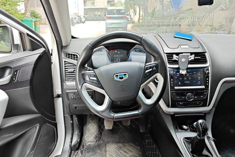 Used Geely Auto Emgrand 2016 Sedan 1.5L Manual Upward Edition Steering Wheel