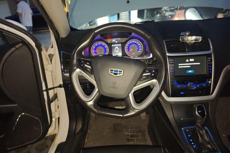 Used Geely Auto Emgrand 2016 Sedan 1.5L CVT Upward Version Steering Wheel
