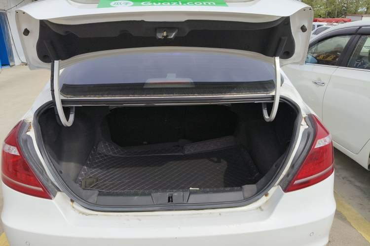 Used Geely Auto Emgrand 2016 Sedan 1.5L Manual Upward Edition Trunk