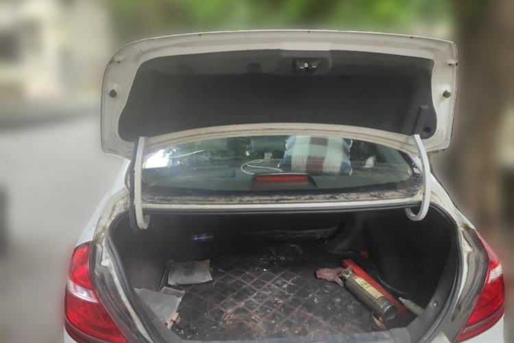 Used Geely Auto Emgrand 2016 Sedan 1.5L Manual Upward Edition Trunk