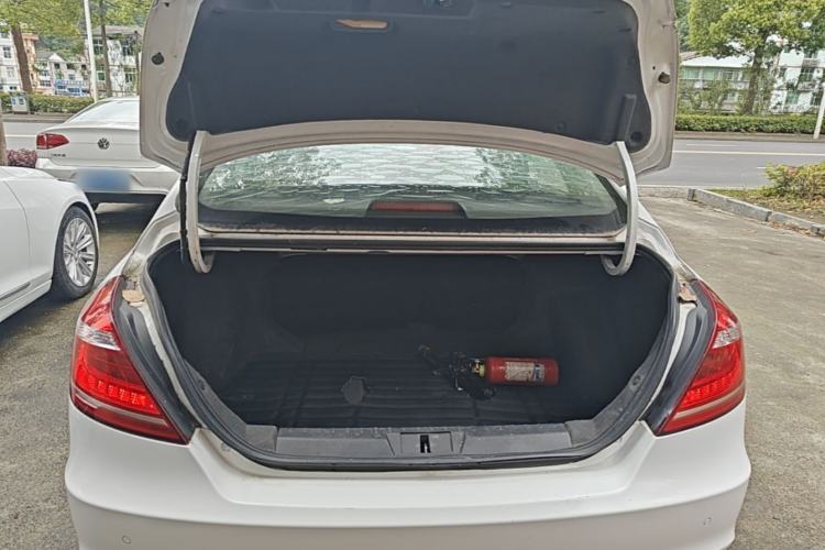 Used Geely Auto Emgrand 2016 Sedan 1.5L Manual Upward Edition Trunk