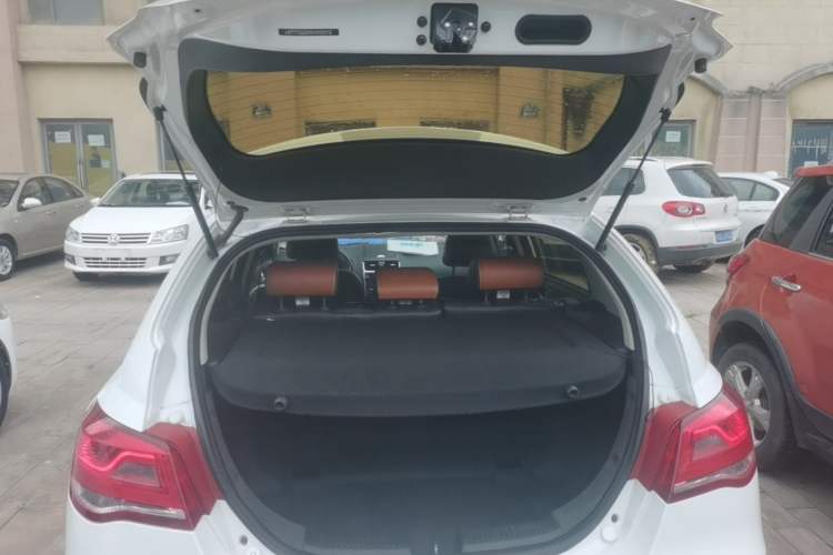Used Geely Auto Emgrand 2016 Hatchback RS 1.5L CVT Upward Edition Trunk