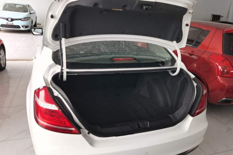 Used Geely Auto Emgrand 2016 Sedan 1.5L Manual Upward Edition Trunk