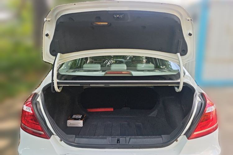 Used Geely Auto Emgrand 2016 Sedan 1.5L Manual Fashion Edition Trunk