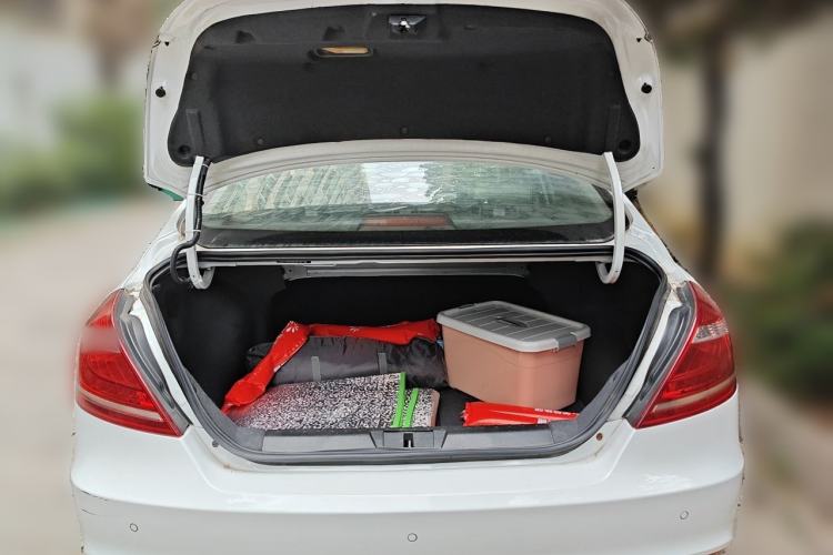 Used Geely Auto Emgrand 2016 Sedan 1.5L Manual Upward Edition Trunk