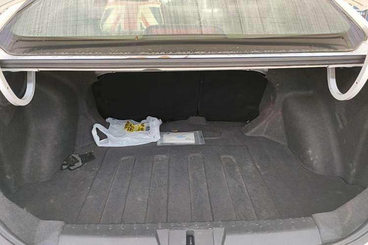 Used Geely Auto Emgrand 2016 Sedan 1.5L Manual Upward Edition Trunk