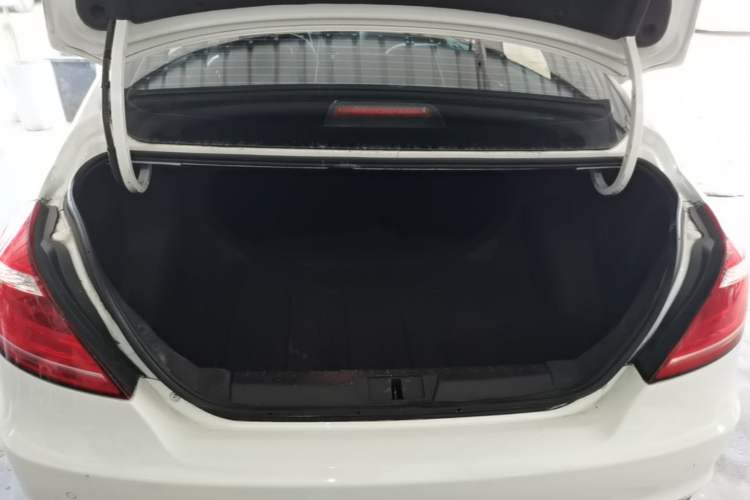 Used Geely Auto Emgrand 2016 Sedan 1.5L Manual Upward Edition Trunk