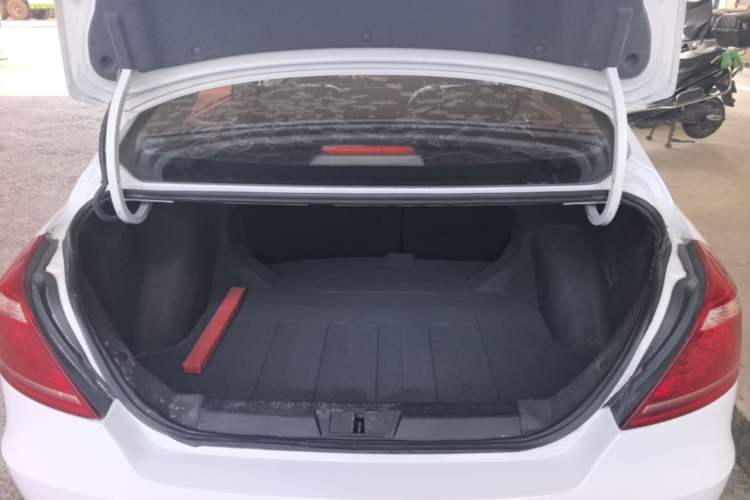 Used Geely Auto Emgrand 2016 Sedan 1.5L Manual Upward Edition Trunk