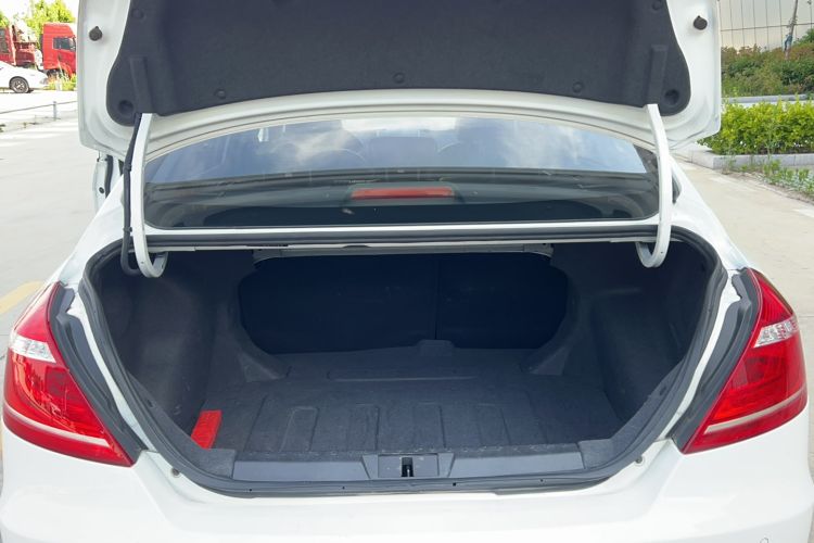 Used Geely Auto Emgrand 2016 Sedan 1.3T CVT Prestige Model Trunk