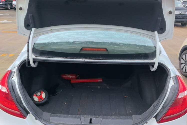 Used Geely Auto Emgrand 2016 Sedan 1.5L Manual Upward Edition Trunk