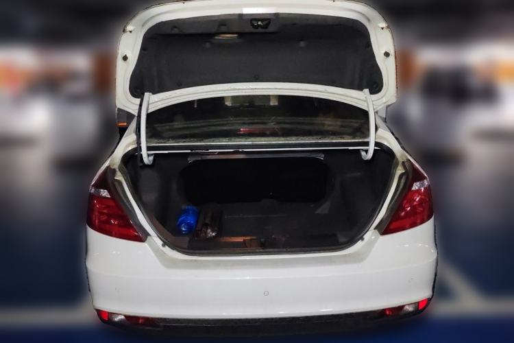 Used Geely Auto Emgrand 2016 Sedan 1.5L Manual Upward Edition Trunk