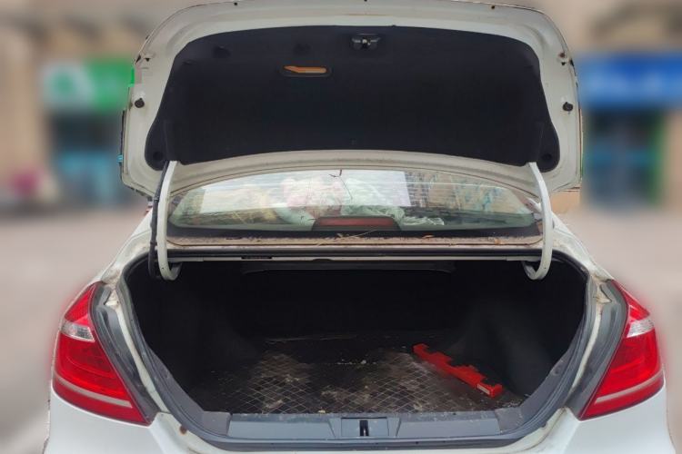 Used Geely Auto Emgrand 2016 Sedan 1.5L Manual Upward Edition Trunk
