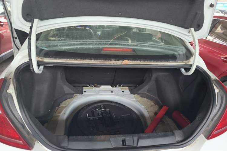 Used Geely Auto Emgrand 2016 Sedan 1.5L CVT Upward Version Trunk