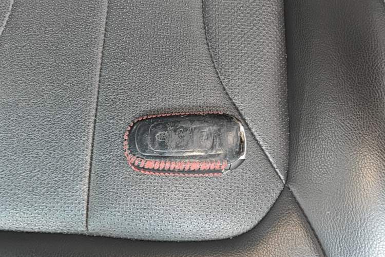 Used Geely Auto Emgrand 2016 Sedan 1.5L Manual Upward Edition Vehicle Key