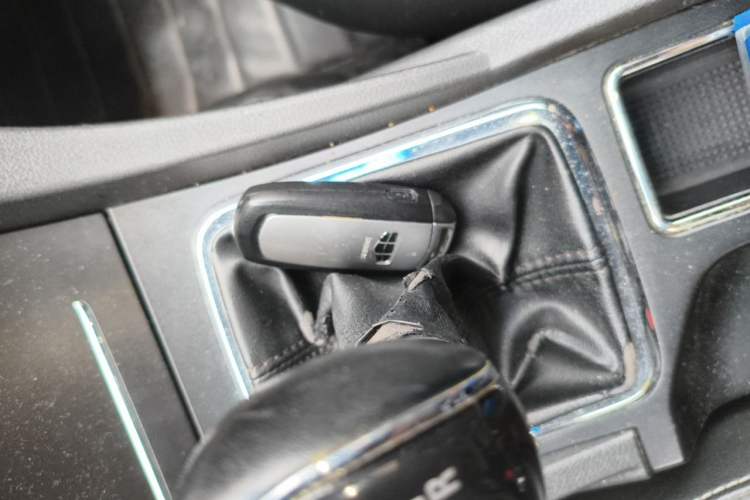 Used Geely Auto Emgrand 2016 Sedan 1.5L Manual Upward Edition Vehicle Key