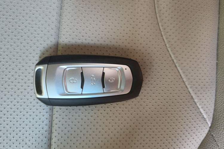Used Geely Auto Emgrand 2016 Sedan 1.5L Manual Luxury Model Vehicle Key