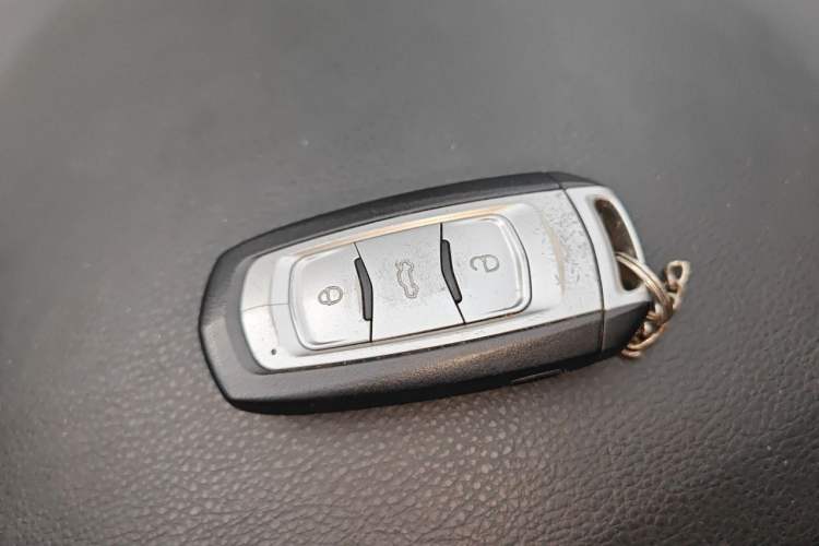 Used Geely Auto Emgrand 2016 Sedan 1.5L Manual Upward Edition Vehicle Key