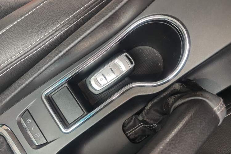 Used Geely Auto Emgrand 2016 Hatchback RS 1.3T CVT Top-Tier Version Vehicle Key