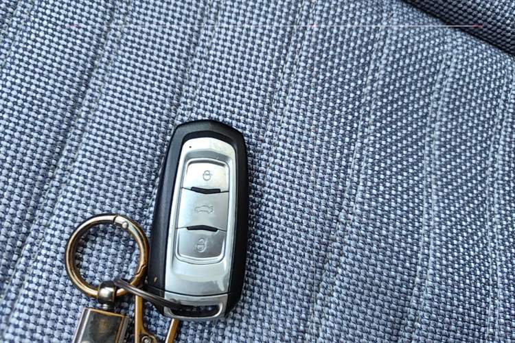 Used Geely Auto Emgrand 2016 Sedan 1.5L CVT Luxury Model Vehicle Key