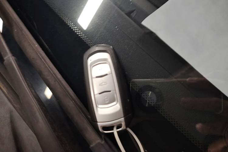 Used Geely Auto Emgrand 2016 Sedan 1.5L CVT Luxury Model Vehicle Key