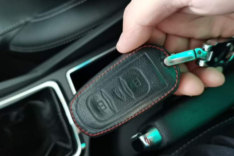 Used Geely Auto Emgrand 2016 Sedan 1.5L Manual Upward Edition Vehicle Key