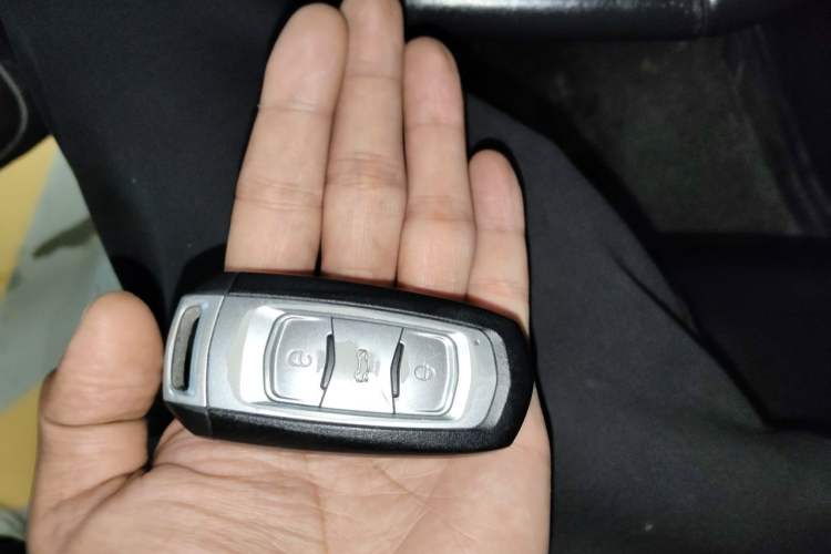 Used Geely Auto Emgrand 2016 Sedan 1.5L CVT Upward Version Vehicle Key
