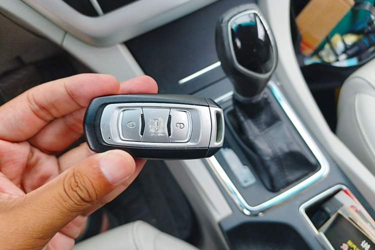 Used Geely Auto Emgrand 2016 Sedan 1.5L CVT Luxury Model Vehicle Key