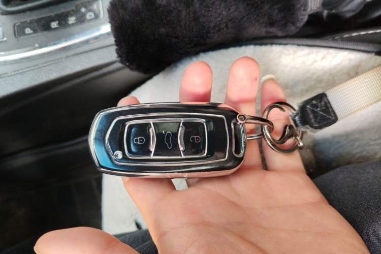 Used Geely Auto Emgrand 2016 Sedan 1.5L CVT Upward Version Vehicle Key