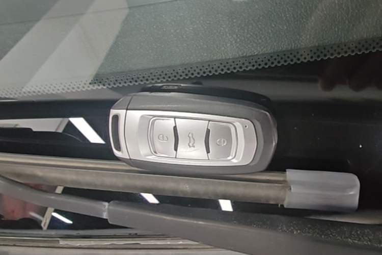 Used Geely Auto Emgrand 2016 Sedan 1.5L Manual Upward Edition Vehicle Key