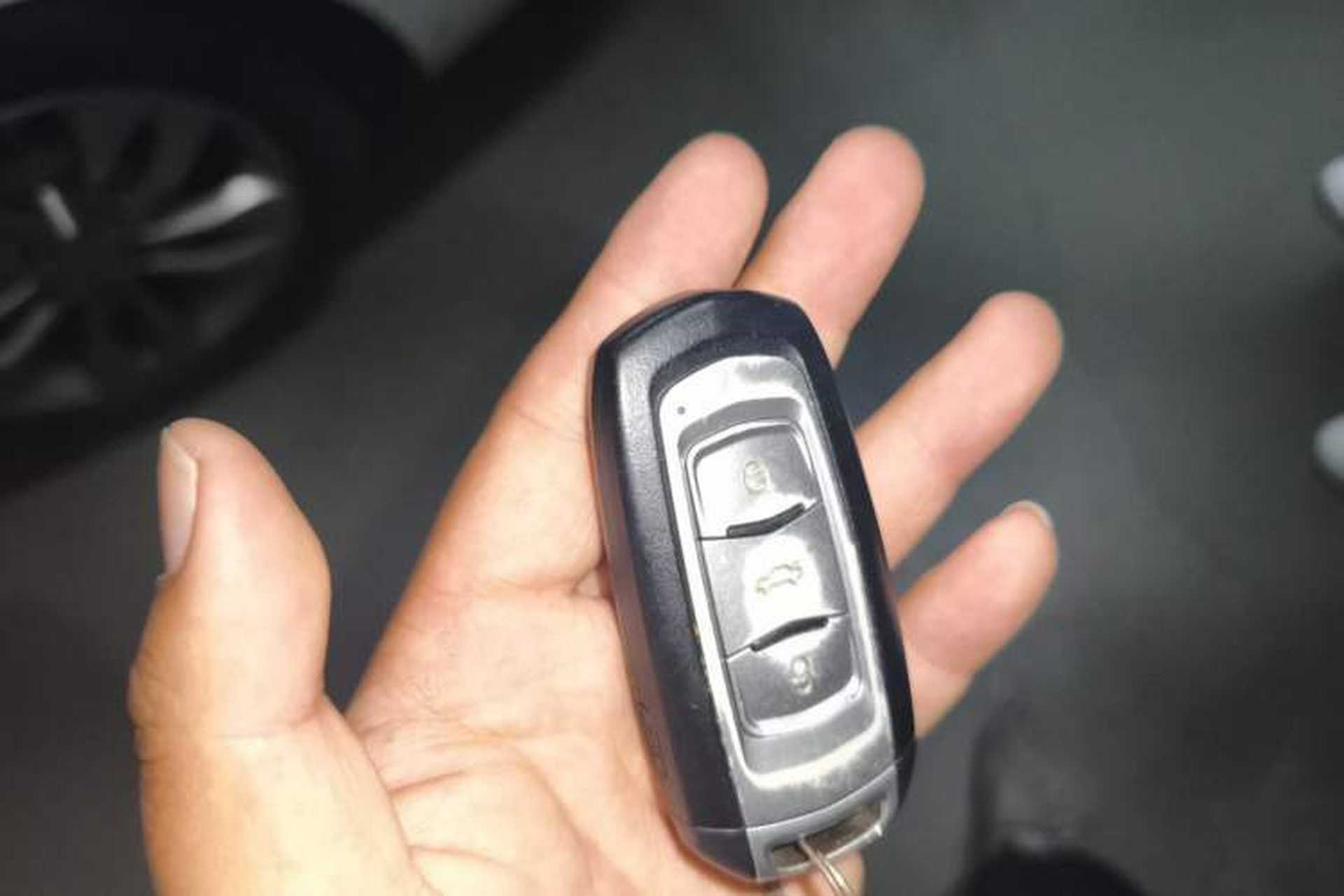 Used Geely Auto Emgrand 2016 Sedan 1.5L CVT Upward Version Vehicle Key