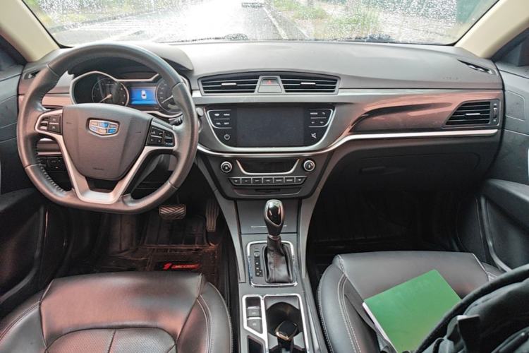 Used Geely Auto Emgrand 2017 Sedan Million Edition 1.5L CVT Upward Version Center Console