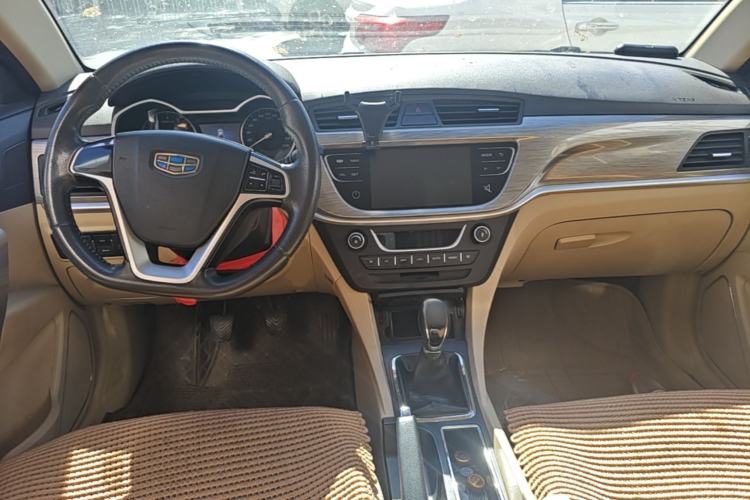 Used Geely Auto Emgrand 2017 Sedan Million Edition 1.5L Manual Luxury Model Center Console