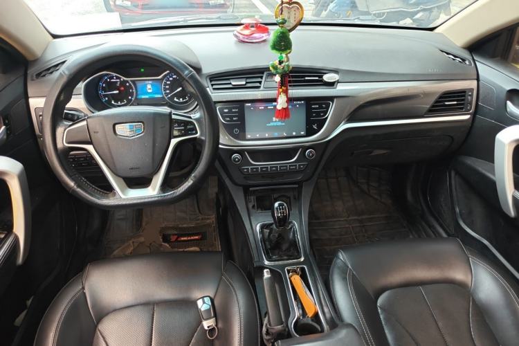 Used Geely Auto Emgrand 2017 Sedan Million Edition 1.5L Manual Upward Connect Version Center Console