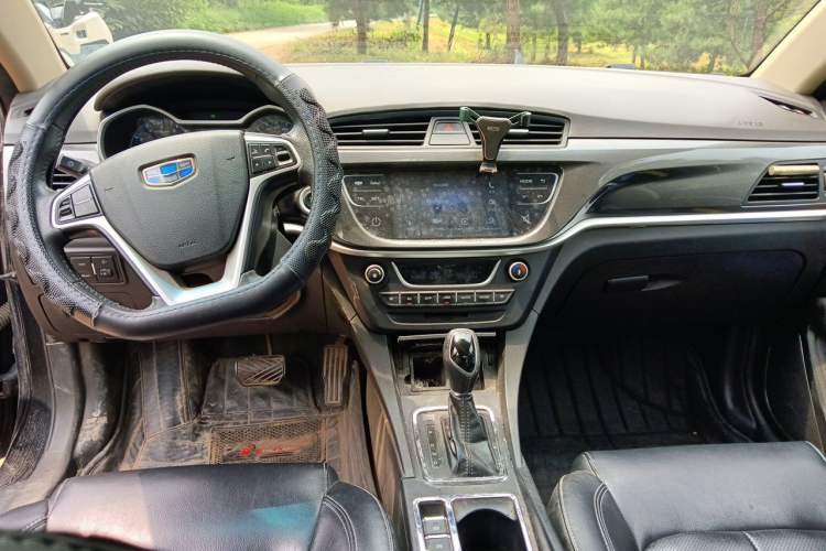 Used Geely Auto Emgrand 2017 Sedan Million Edition 1.5L CVT Upward Version Center Console
