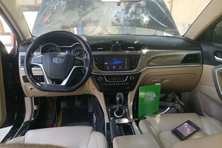 Used Geely Auto Emgrand 2017 Sedan Million Edition 1.5L Manual Luxury Model Center Console