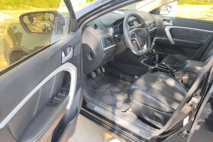 Used Geely Auto Emgrand 2017 Sedan Million Edition 1.5L Manual Upward Connect Version Driver Seat