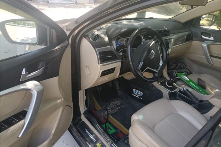 Used Geely Auto Emgrand 2017 Sedan Million Edition 1.5L Manual Luxury Model Driver Seat