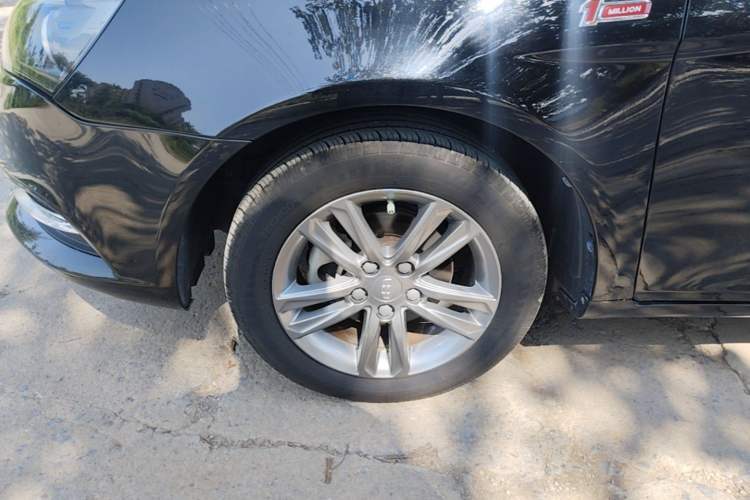 Used Geely Auto Emgrand 2017 Sedan Million Edition 1.5L Manual Upward Connect Version Exterior 4