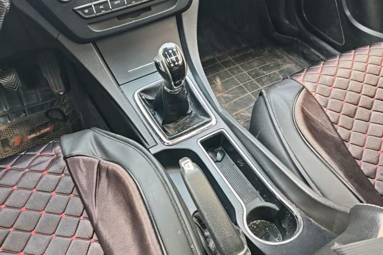 Used Geely Auto Emgrand 2017 Sedan Million Edition 1.5L Manual - Upward Version Gear Lever