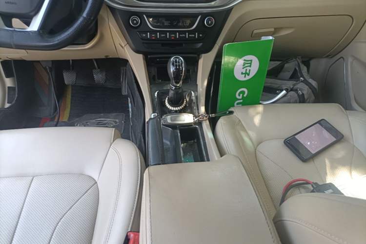 Used Geely Auto Emgrand 2017 Sedan Million Edition 1.5L Manual Luxury Model Gear Lever