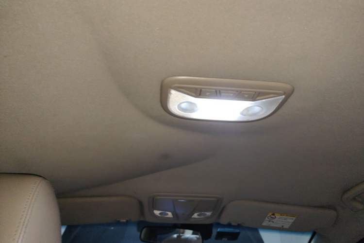 Used Geely Auto Emgrand 2017 Sedan Million Edition 1.5L Manual Luxury Model Headliner