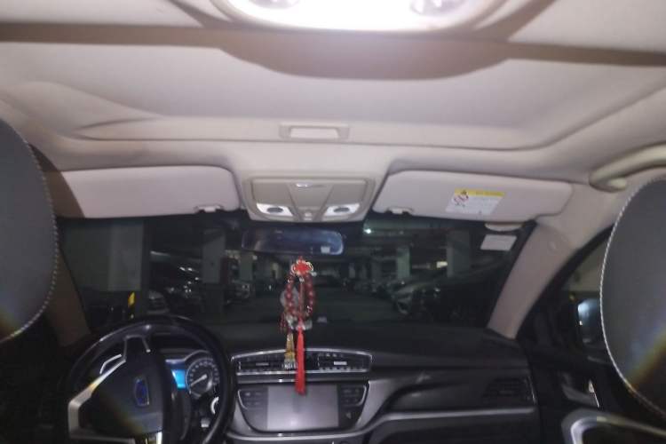 Used Geely Auto Emgrand 2017 Sedan Million Edition 1.5L Manual - Upward Version Headliner