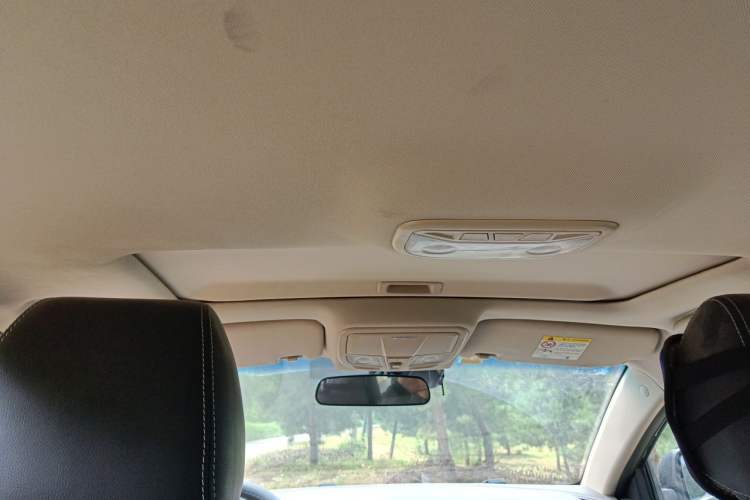 Used Geely Auto Emgrand 2017 Sedan Million Edition 1.5L CVT Upward Version Headliner
