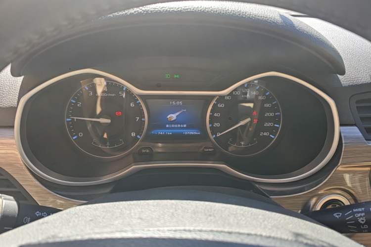 Used Geely Auto Emgrand 2017 Sedan Million Edition 1.5L Manual Luxury Model Instrument Cluster