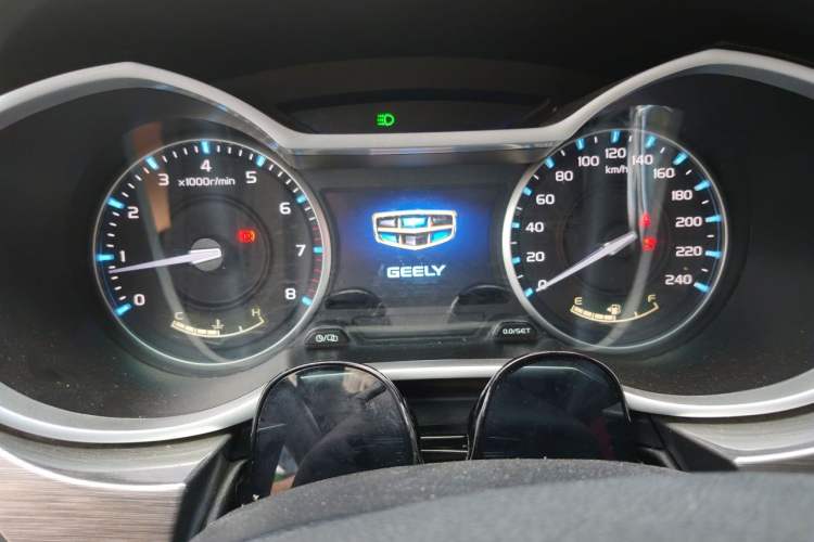 Used Geely Auto Emgrand 2017 Sedan Million Edition 1.5L CVT Luxury Model Instrument Cluster