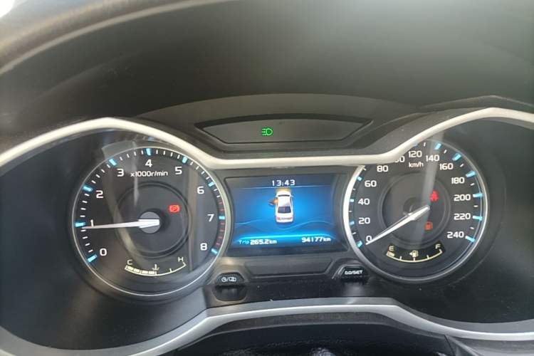 Used Geely Auto Emgrand 2017 Sedan Million Edition 1.5L Manual Luxury Model Instrument Cluster