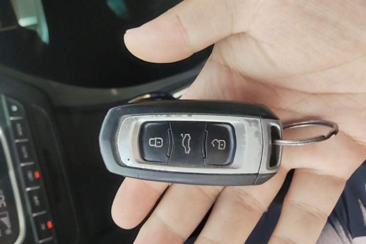 Used Geely Auto Emgrand 2017 Sedan Million Edition 1.5L Manual Upward Connect Version Interior 1