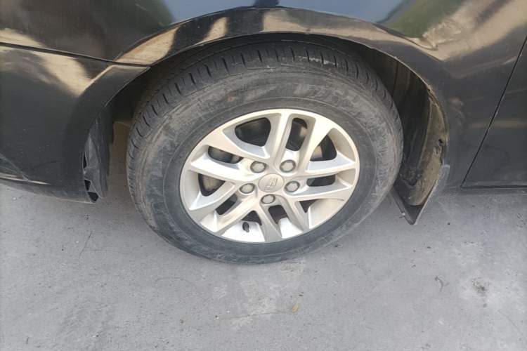 Used Geely Auto Emgrand 2017 Sedan Million Edition 1.5L Manual Luxury Model Left Front Wheel Hub