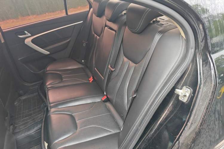 Used Geely Auto Emgrand 2017 Sedan Million Edition 1.5L CVT Upward Version Left Rear Seat