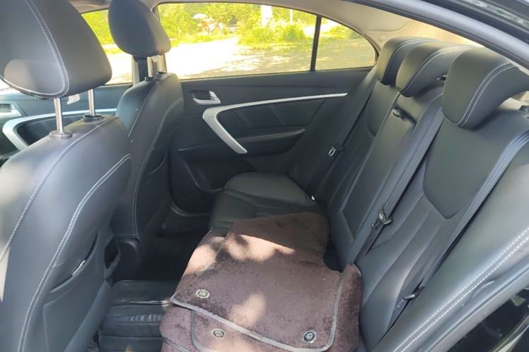 Used Geely Auto Emgrand 2017 Sedan Million Edition 1.5L Manual Upward Connect Version Left Rear Seat
